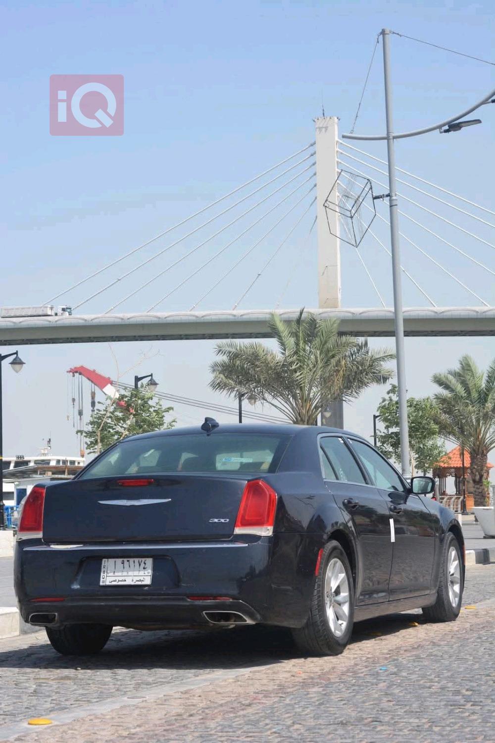 کرایسلەر 300